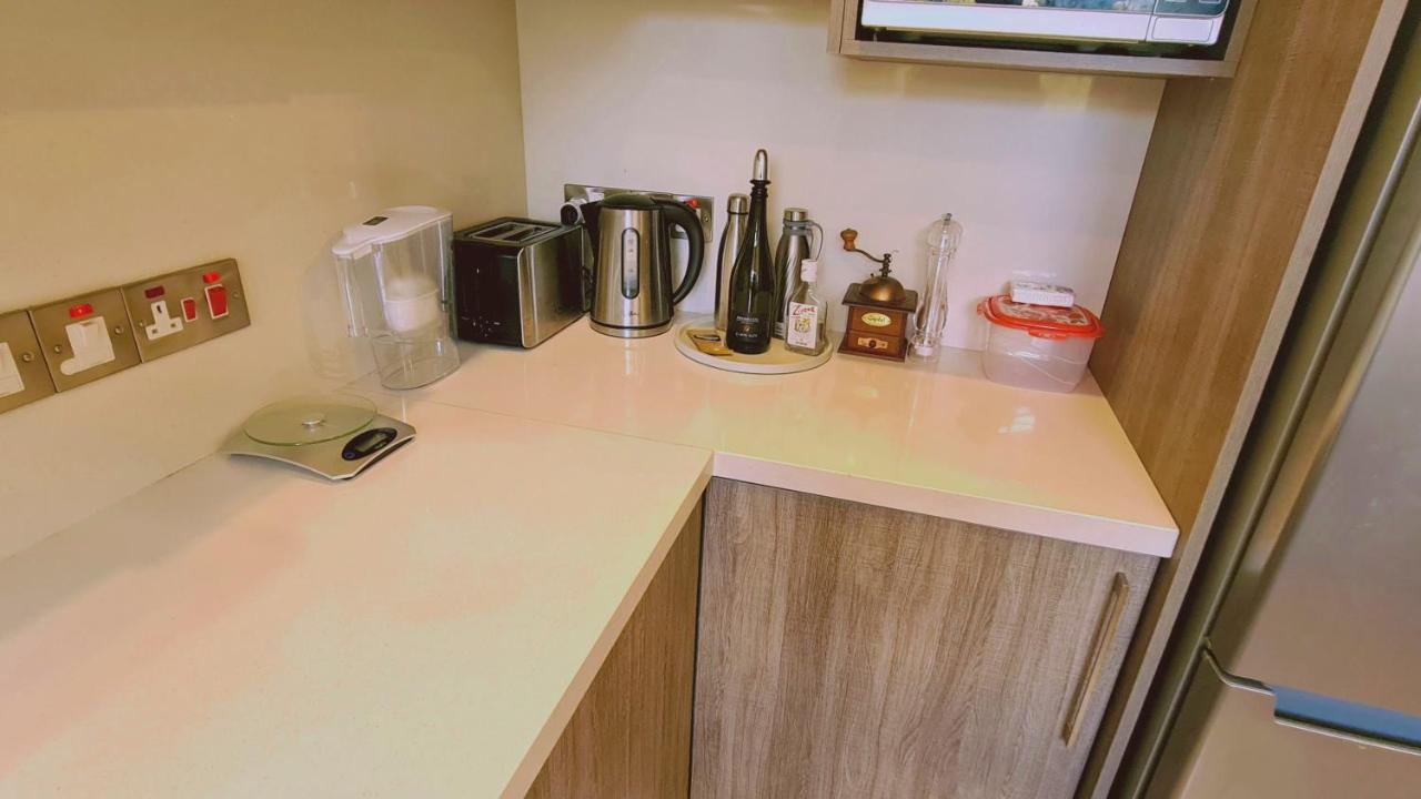 Stay Downtown Retreat ลิมาซอล ภายนอก รูปภาพ